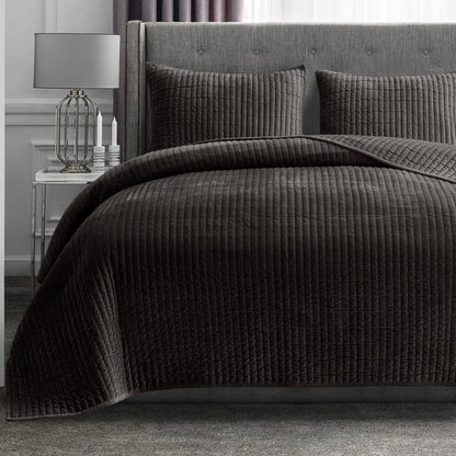 Wonderful Velvet 3 Piece Quilt Set