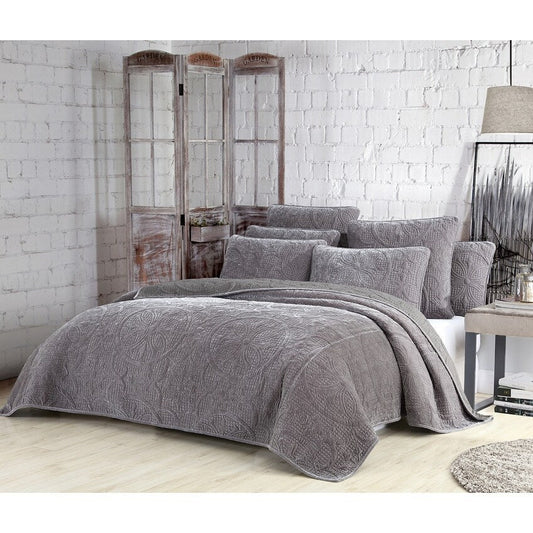Estate Collection Joanna Velvet Quilt Set