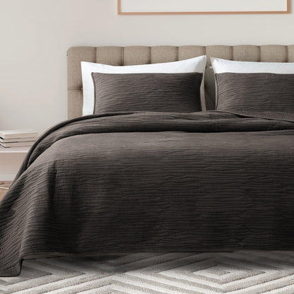 Wonderful Velvet 3 Piece Quilt Set