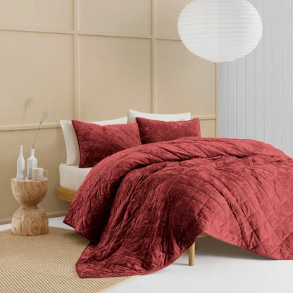 Wonderful Diamond Velvet 3 Piece Quilt Set