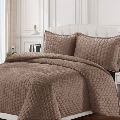 Lugano Honeycomb Velvet Oversized Solid Quilt Set