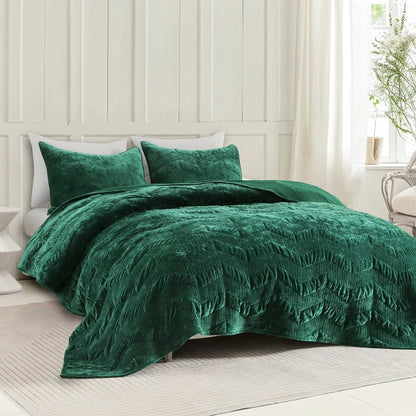 Wonderful Diamond Velvet 3 Piece Quilt Set