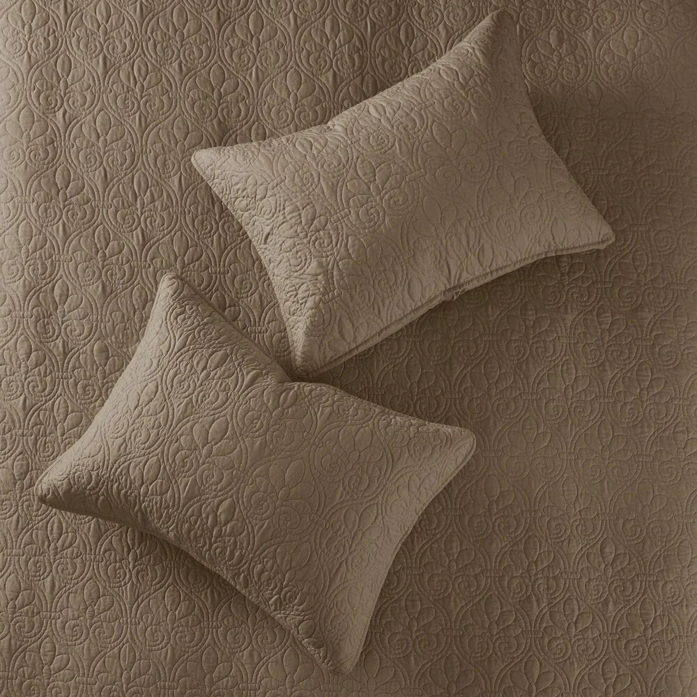 Madison Park Mansfield Reversible Quilt Set