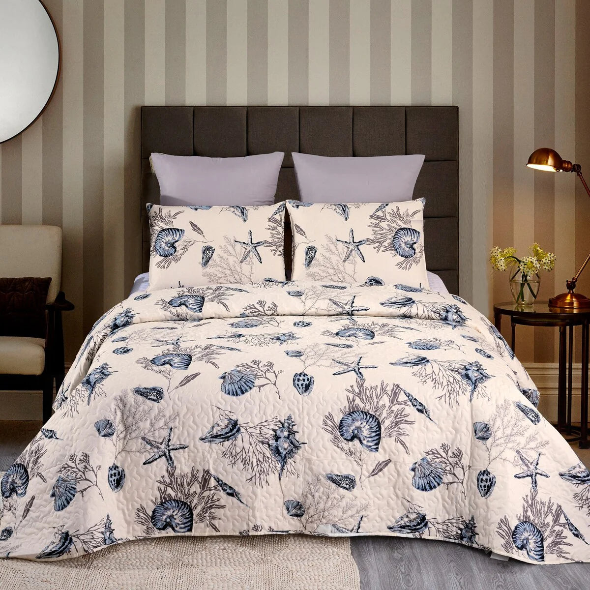 3 Piece Retro Printed Reversible Quilt Set