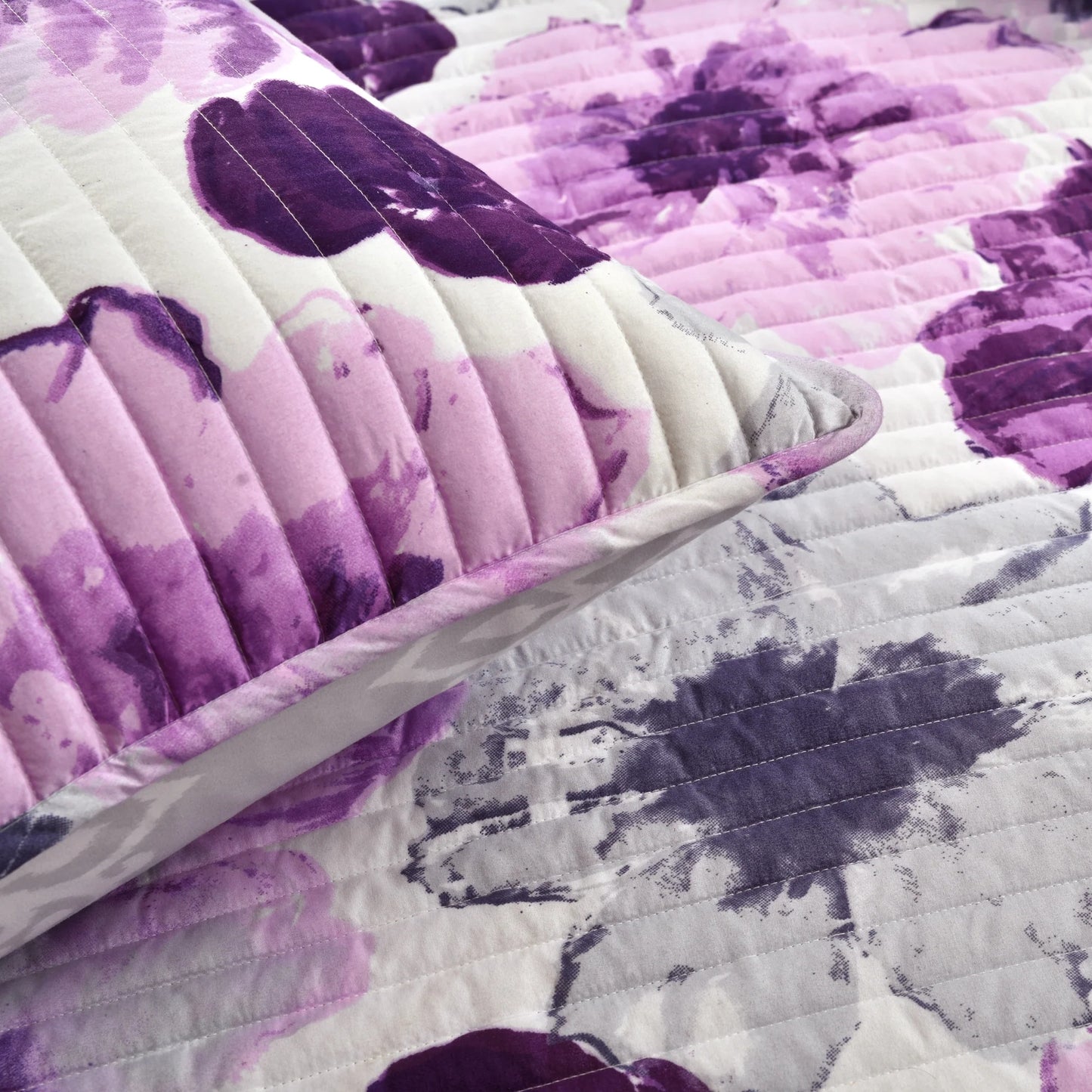 Levine Reversible Floral/ Damask 3-piece Quilt Set