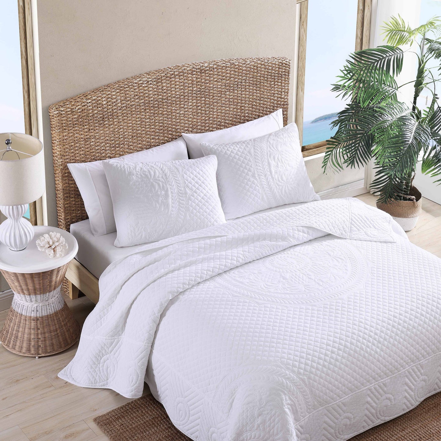 Tommy Bahama Pineapple Resort White Cotton Quilt & Sham(s)