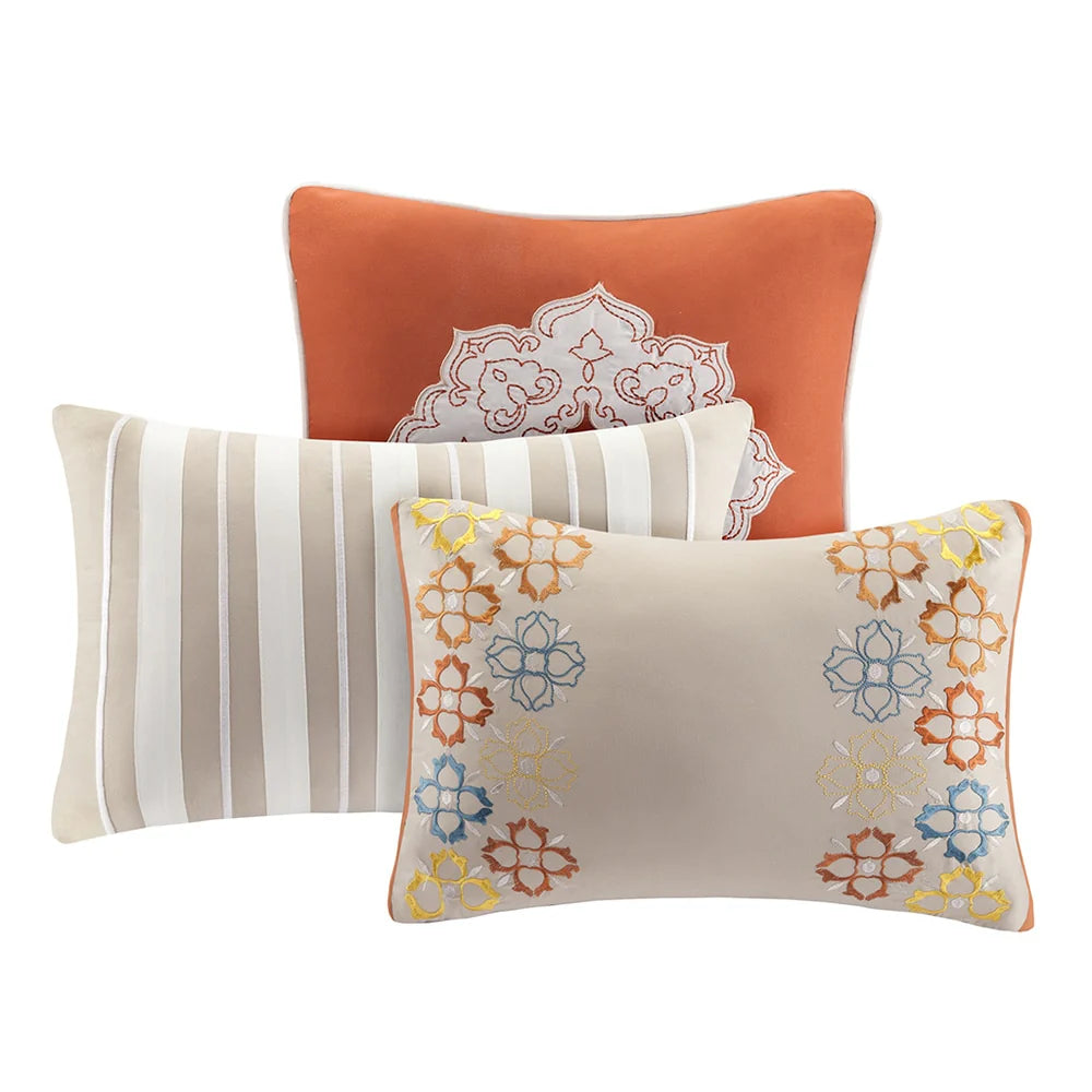 Madison Park Tissa 6 Piece Printed Quilt Set with Throw Pillows