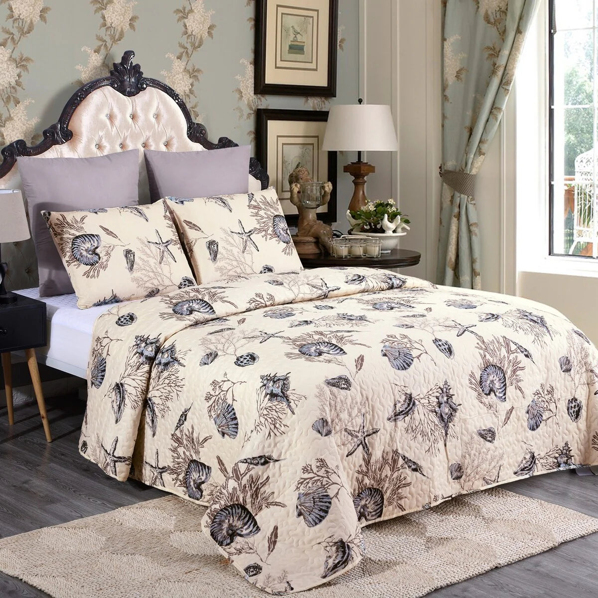 3 Piece Retro Printed Reversible Quilt Set