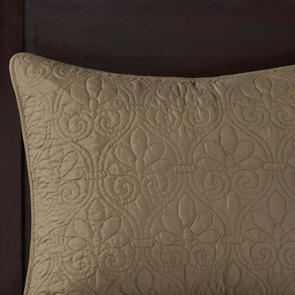 Madison Park Mansfield Reversible Quilt Set