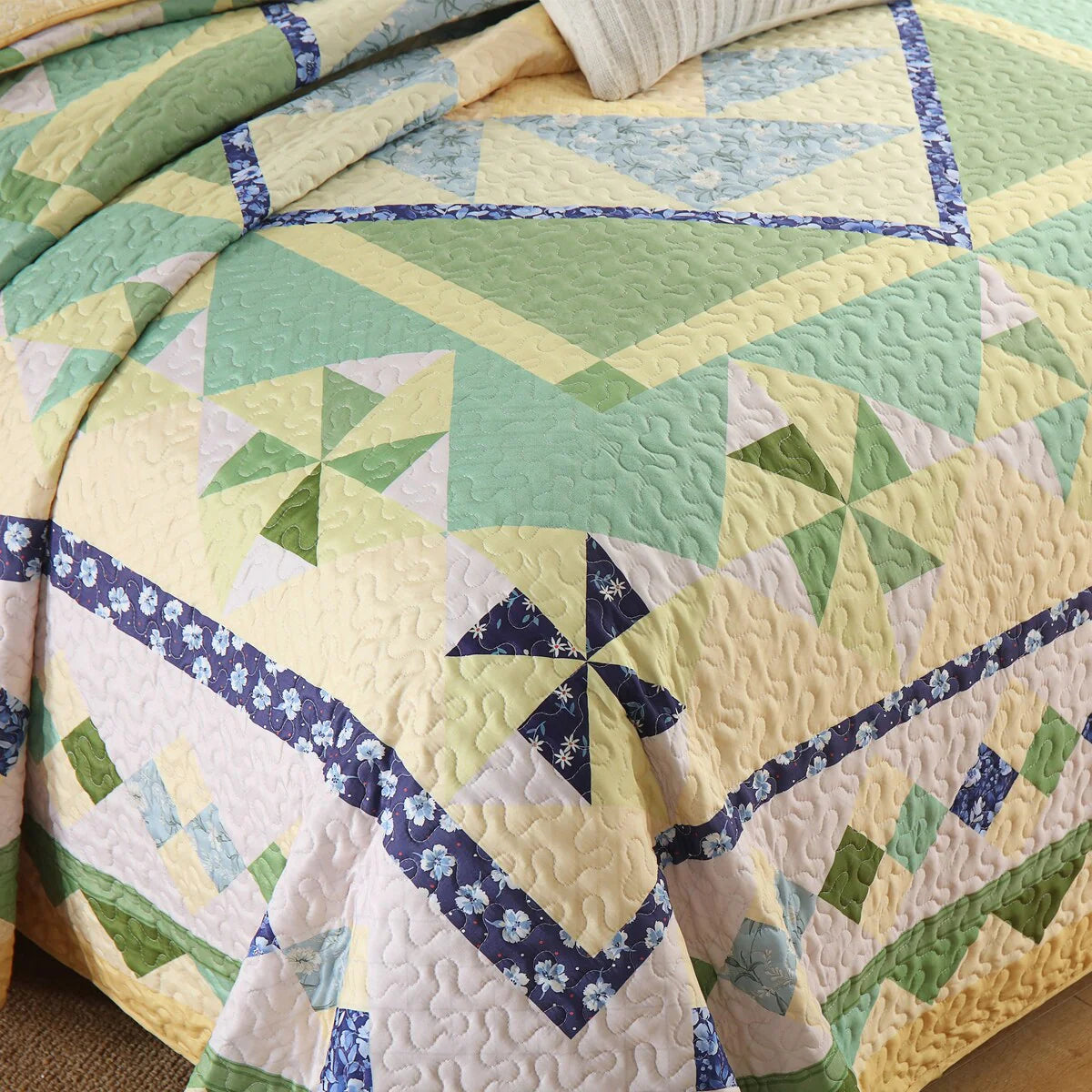 MarCielo 3 Pcs Summer Lightweight Quilt Bedspread Set B197