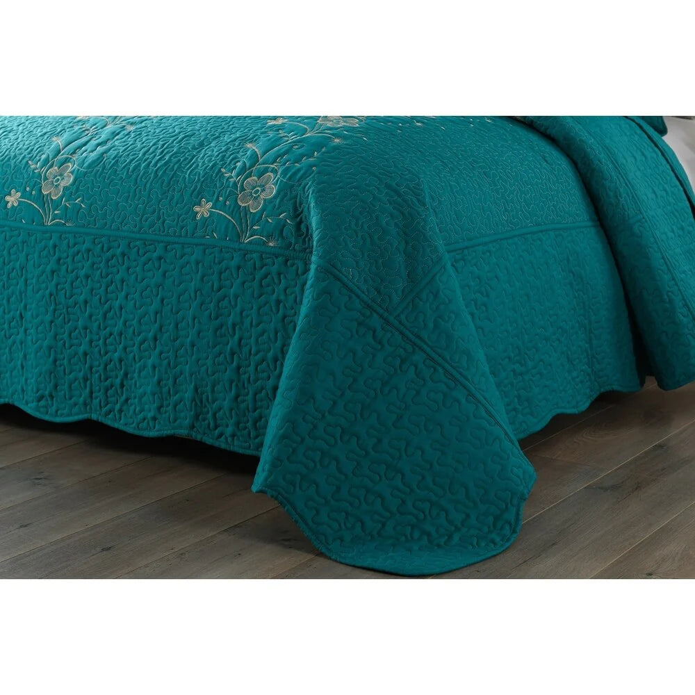 Embroidered Cotton Quilt Set