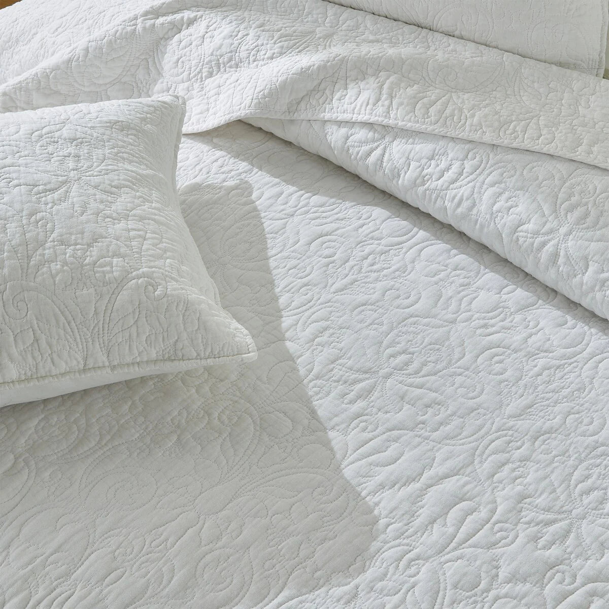 Patina Vie Maison 100% Cotton Stitched 3 Piece Quilt and Sham Set