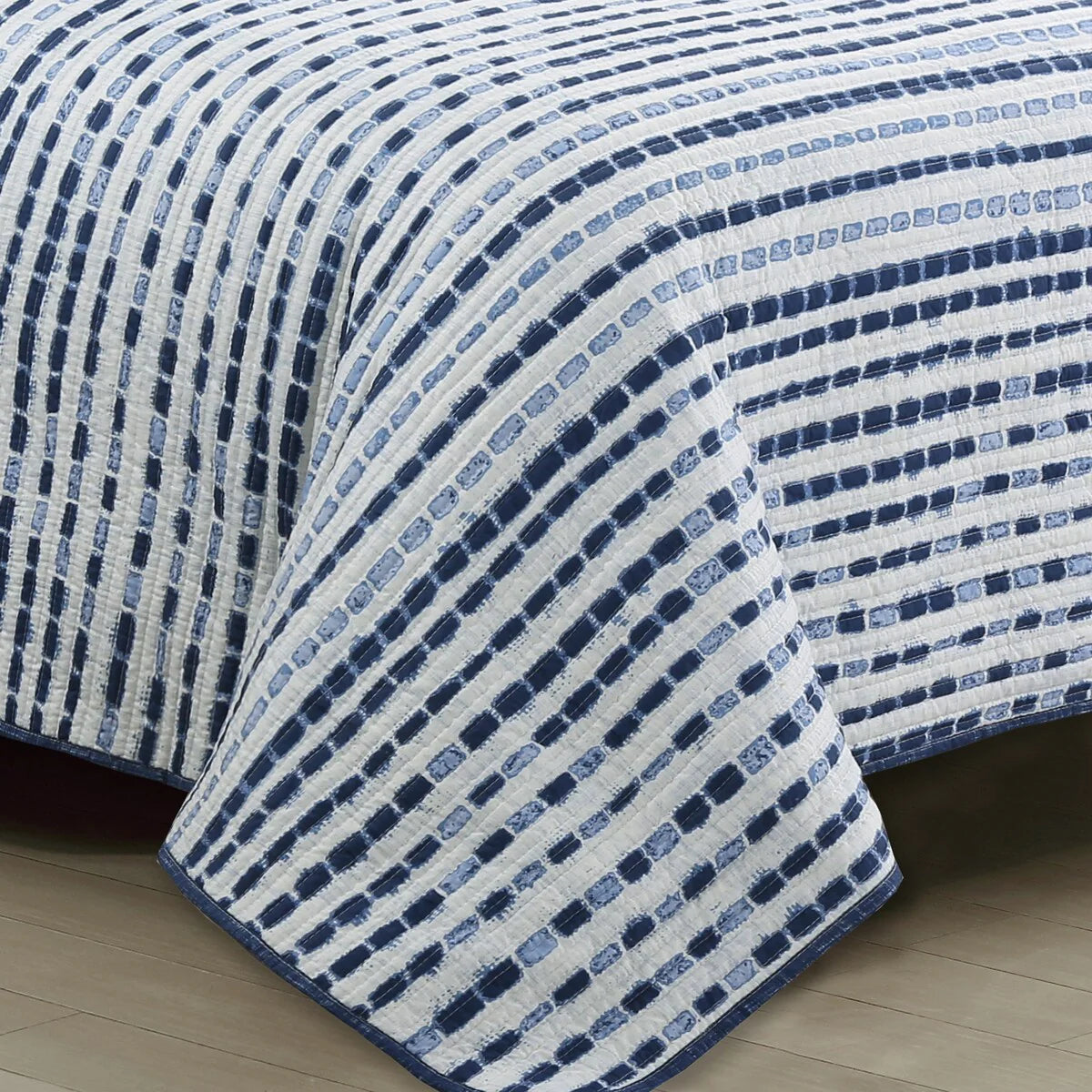 Porch & Den Peppertree Textured Stripe Pattern Quilt Set
