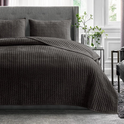 Wonderful Velvet 3 Piece Quilt Set